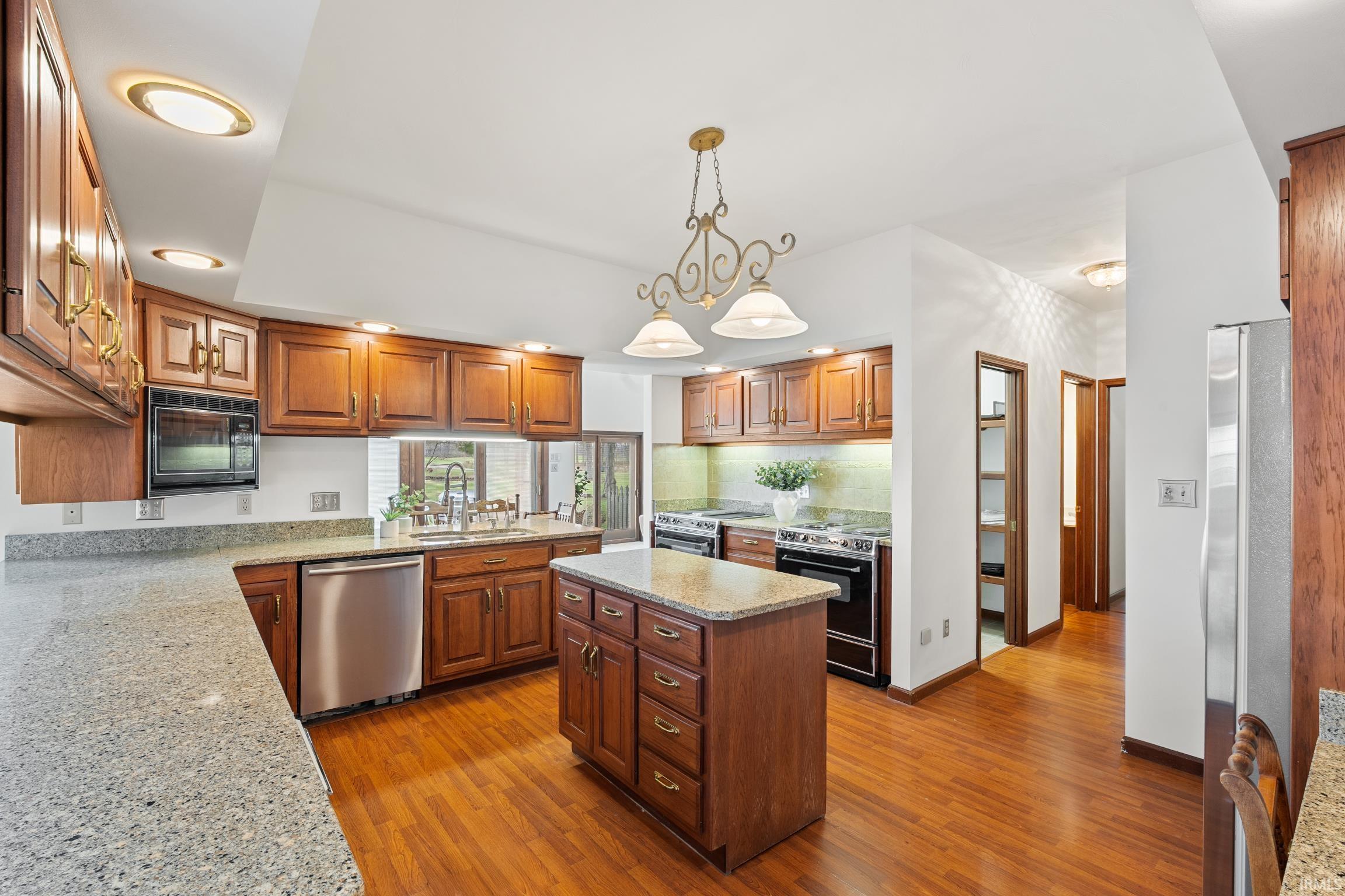 2817 East Prestwick Road Winona Lake, IN 46590 - Photo 16 of 36