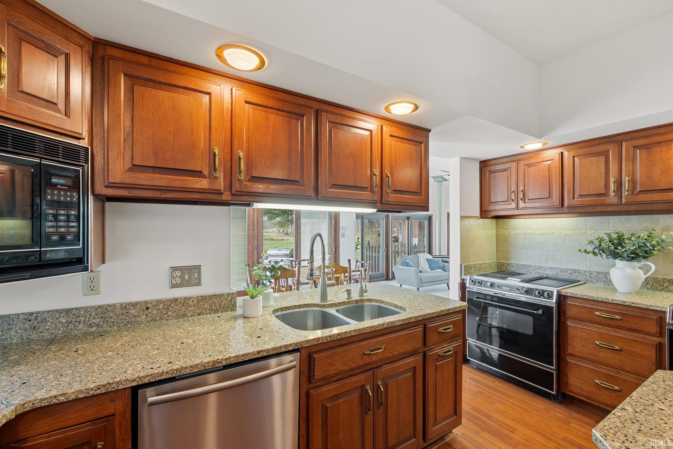 2817 East Prestwick Road Winona Lake, IN 46590 - Photo 18 of 36