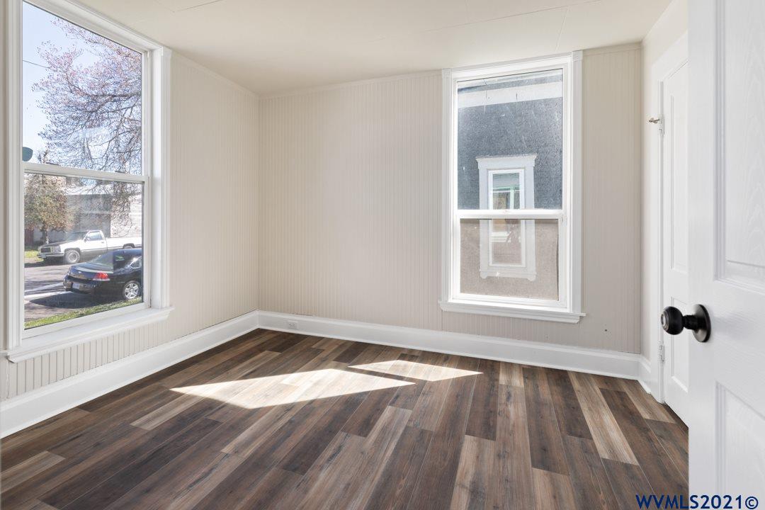 712 Southeast 3rd Avenue Albany, OR 97321 - Photo 10 of 29