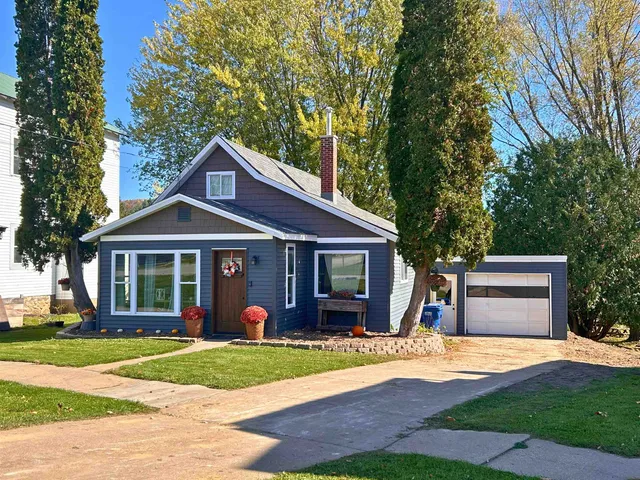 $230,000 | 404 Division Street, Ontario, WI 54651