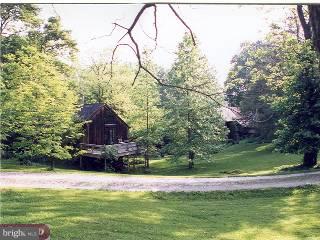 515 Clothier Springs Road Malvern, PA 19355 - Photo 4 of 6 Gallery Image 4