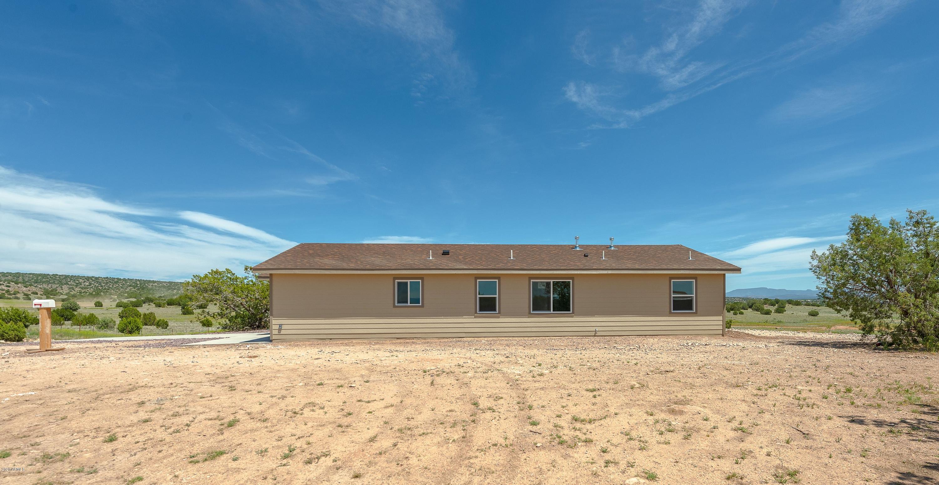 431 East Ahonen Road Paulden, AZ 86334 - Photo 26 of 32 026_Side of Home