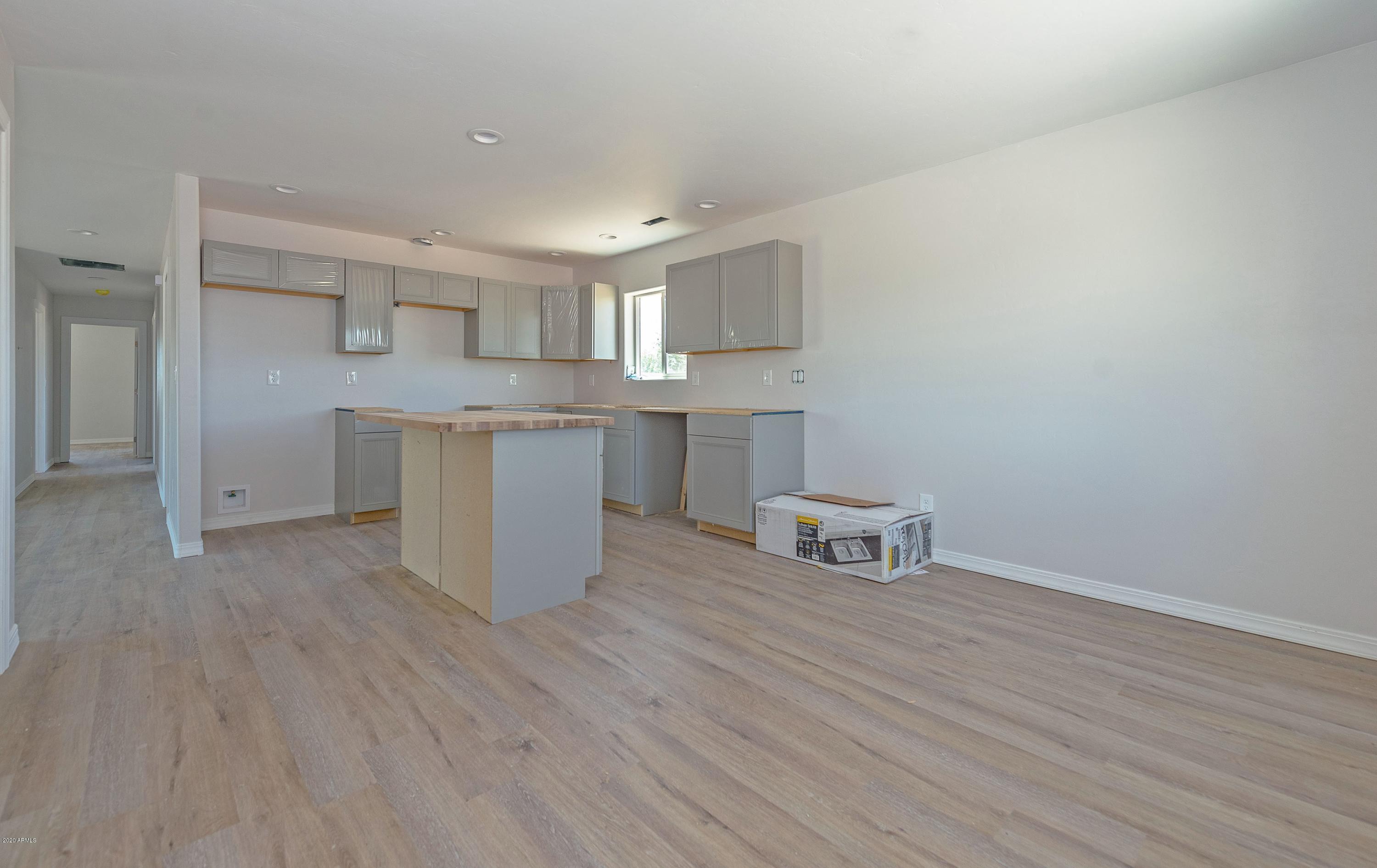 431 East Ahonen Road Paulden, AZ 86334 - Photo 10 of 32 010_KitchenDining