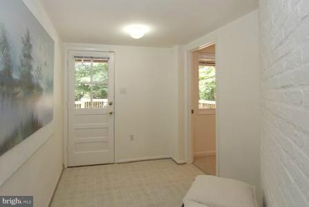 6504 East Halbert Road Bethesda, MD 20817 - Photo 13 of 24 Interior (General)