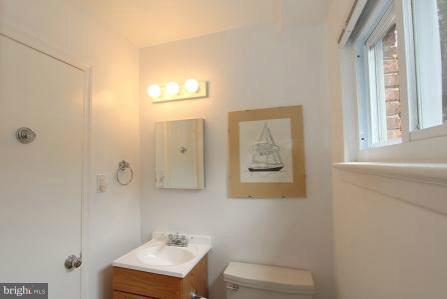 6504 East Halbert Road Bethesda, MD 20817 - Photo 18 of 24 Bath