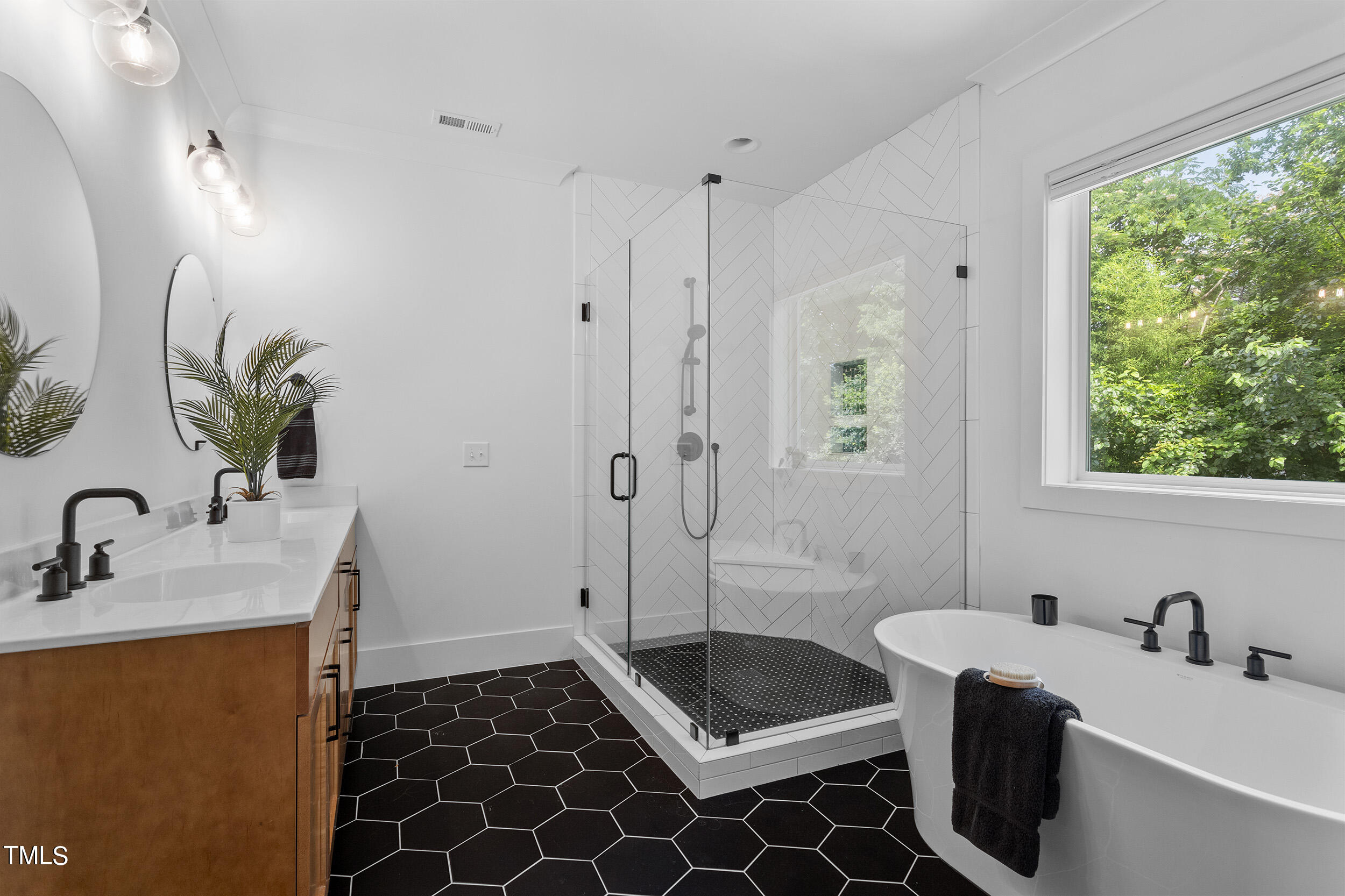 1328 Courtland Drive Raleigh, NC 27604 - Photo 25 of 42 1328 Courtland Drive_37