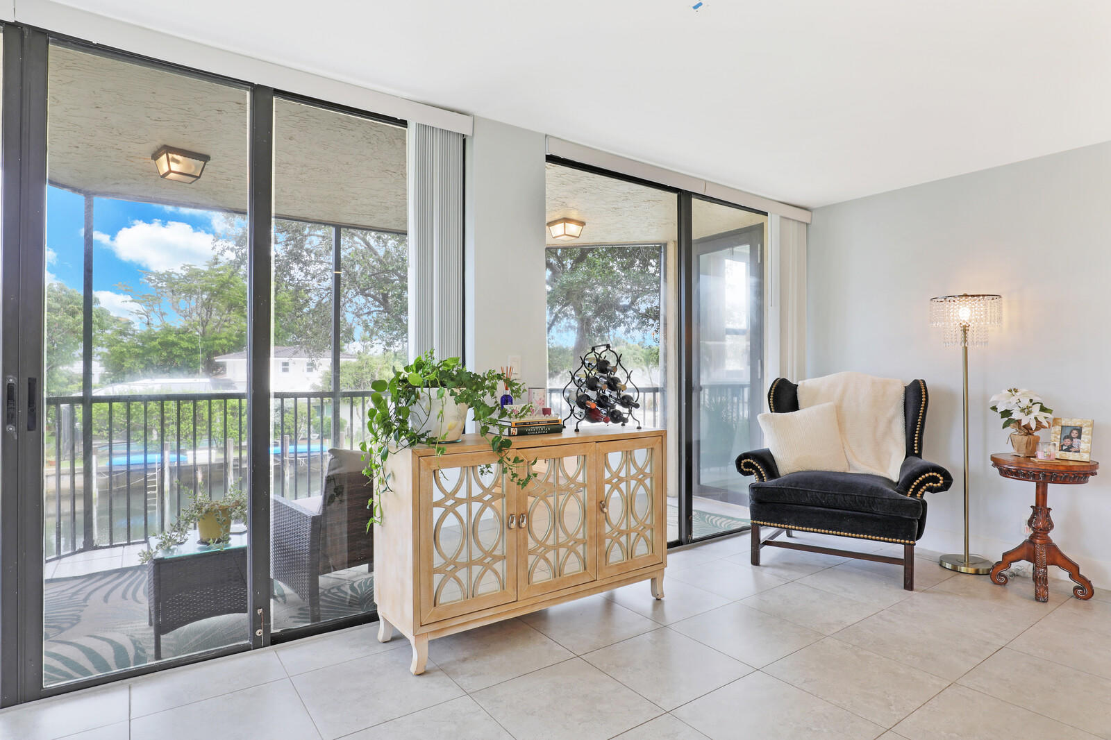 800 Jeffery Street, Unit 201 Boca Raton, FL 33487 - Photo 15 of 50 Main Living Area