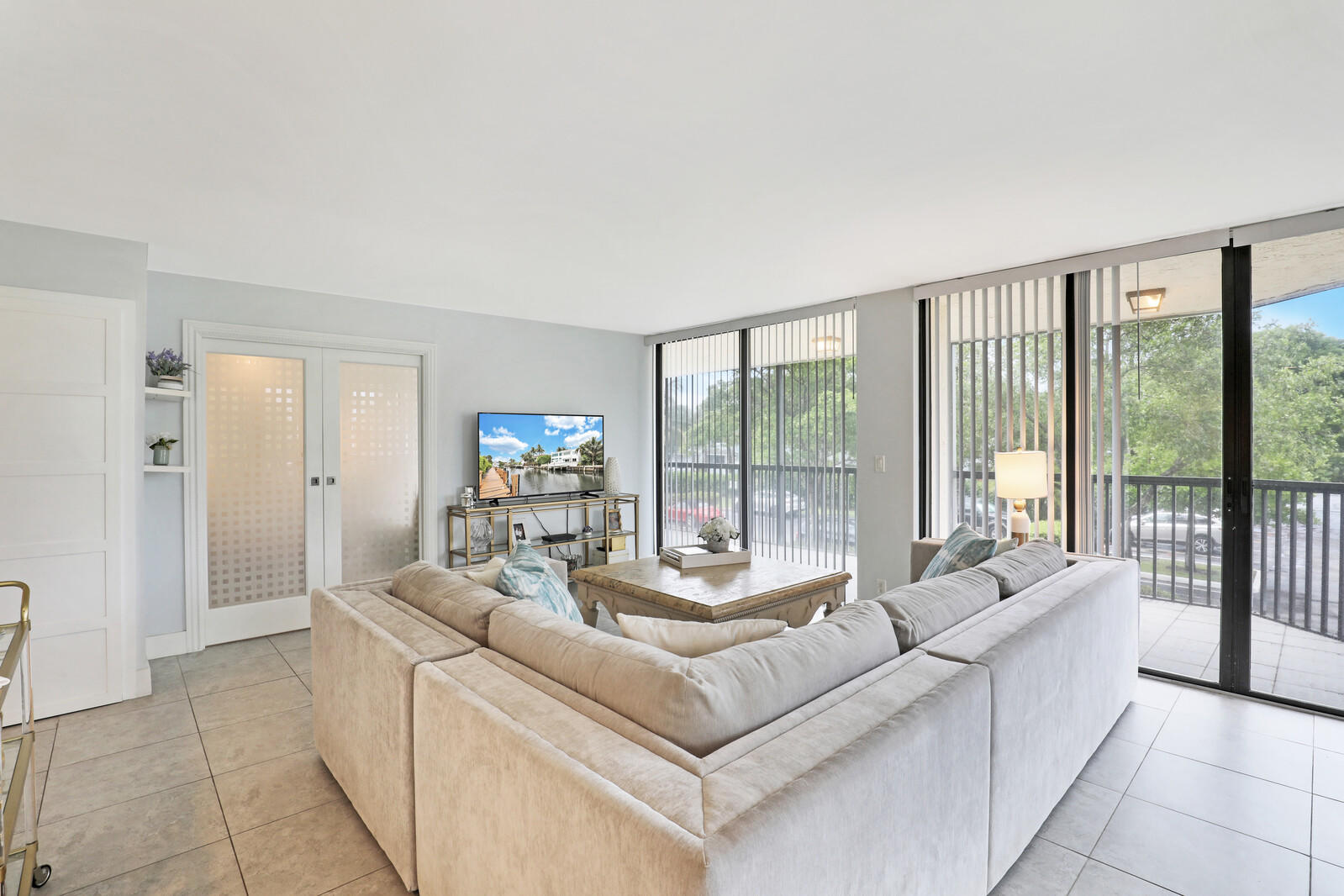 800 Jeffery Street, Unit 201 Boca Raton, FL 33487 - Photo 19 of 50 Main Living Area