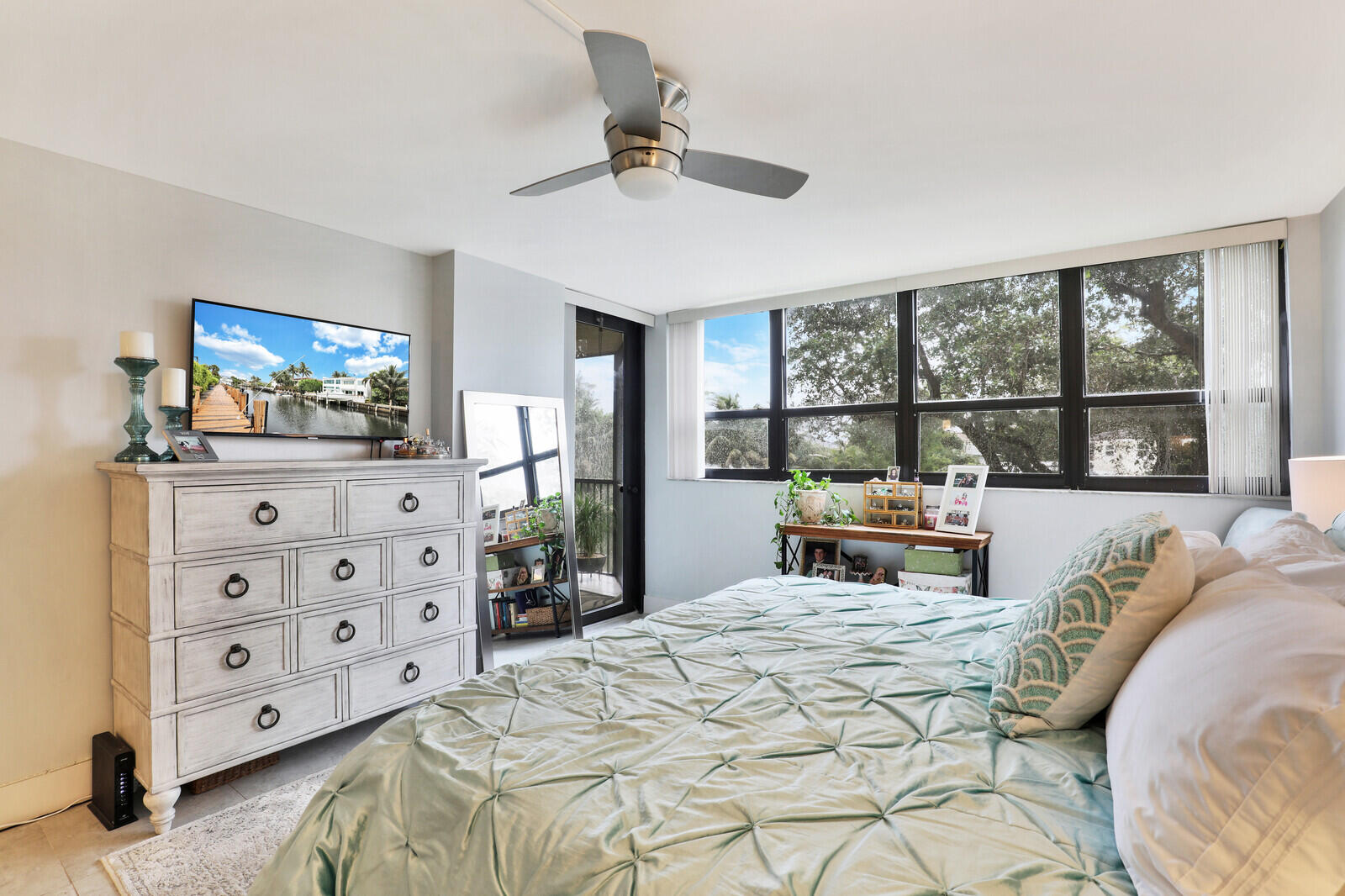 800 Jeffery Street, Unit 201 Boca Raton, FL 33487 - Photo 21 of 50 Master Bedroom