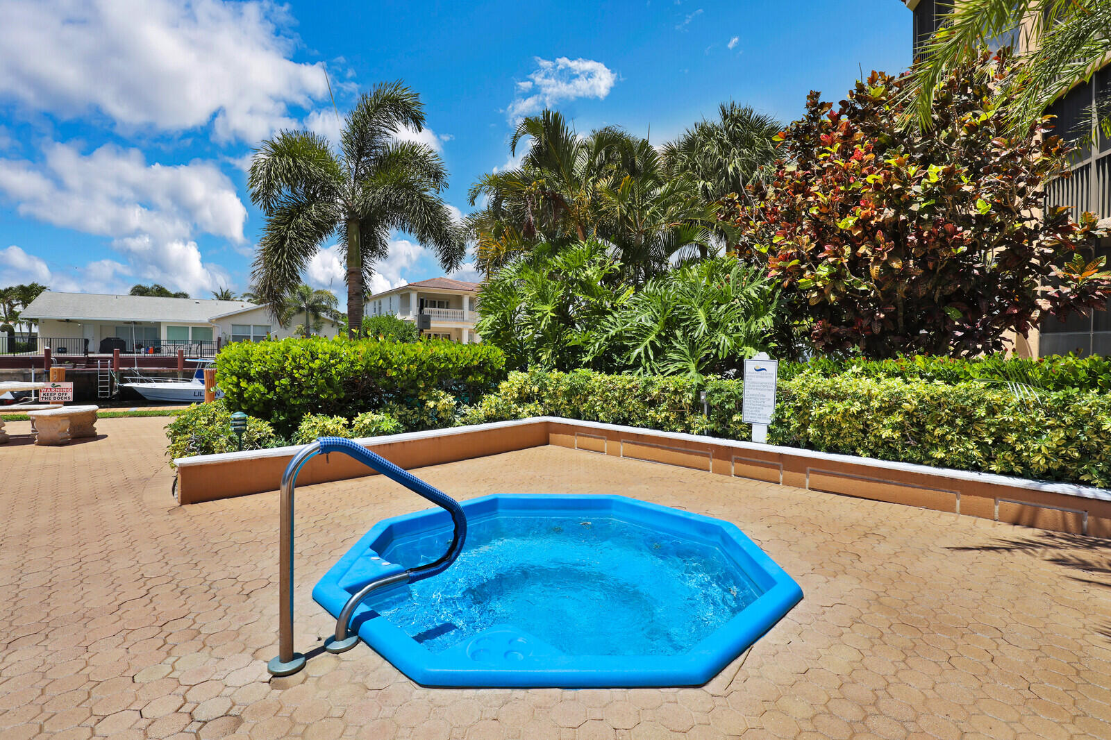 800 Jeffery Street, Unit 201 Boca Raton, FL 33487 - Photo 45 of 50 Community Spa