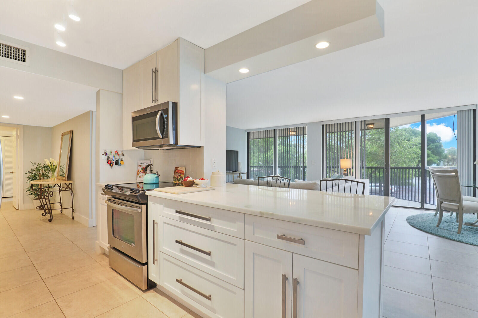 800 Jeffery Street, Unit 201 Boca Raton, FL 33487 - Photo 7 of 50 Renovated Kitchen