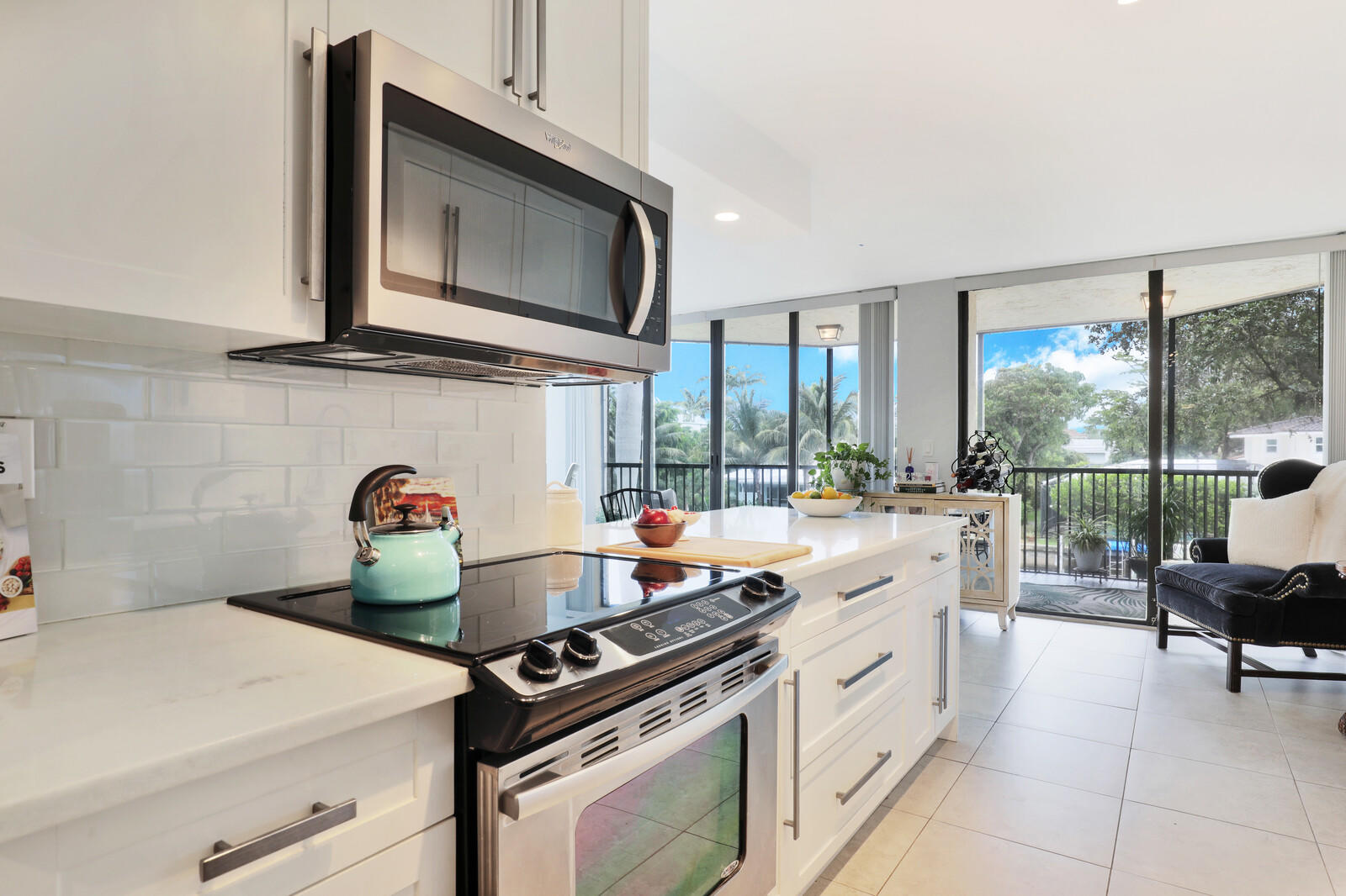 800 Jeffery Street, Unit 201 Boca Raton, FL 33487 - Photo 8 of 50 Renovated Kitchen