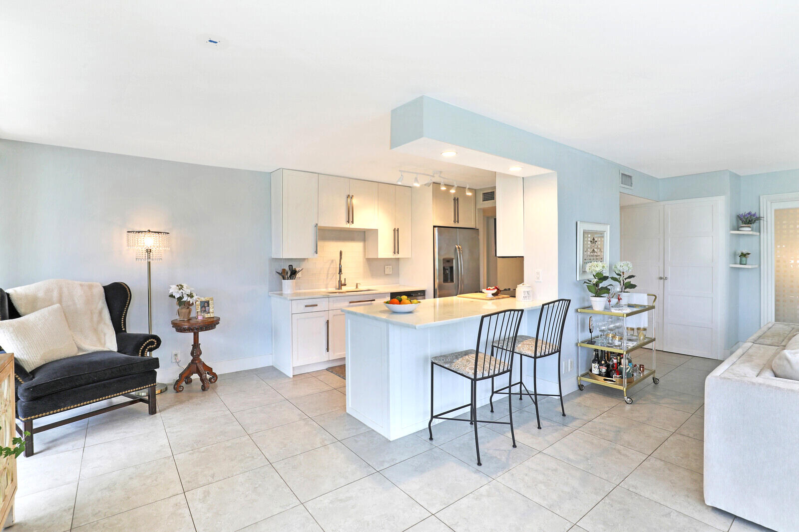 800 Jeffery Street, Unit 201 Boca Raton, FL 33487 - Photo 10 of 50 Kitchen Overview