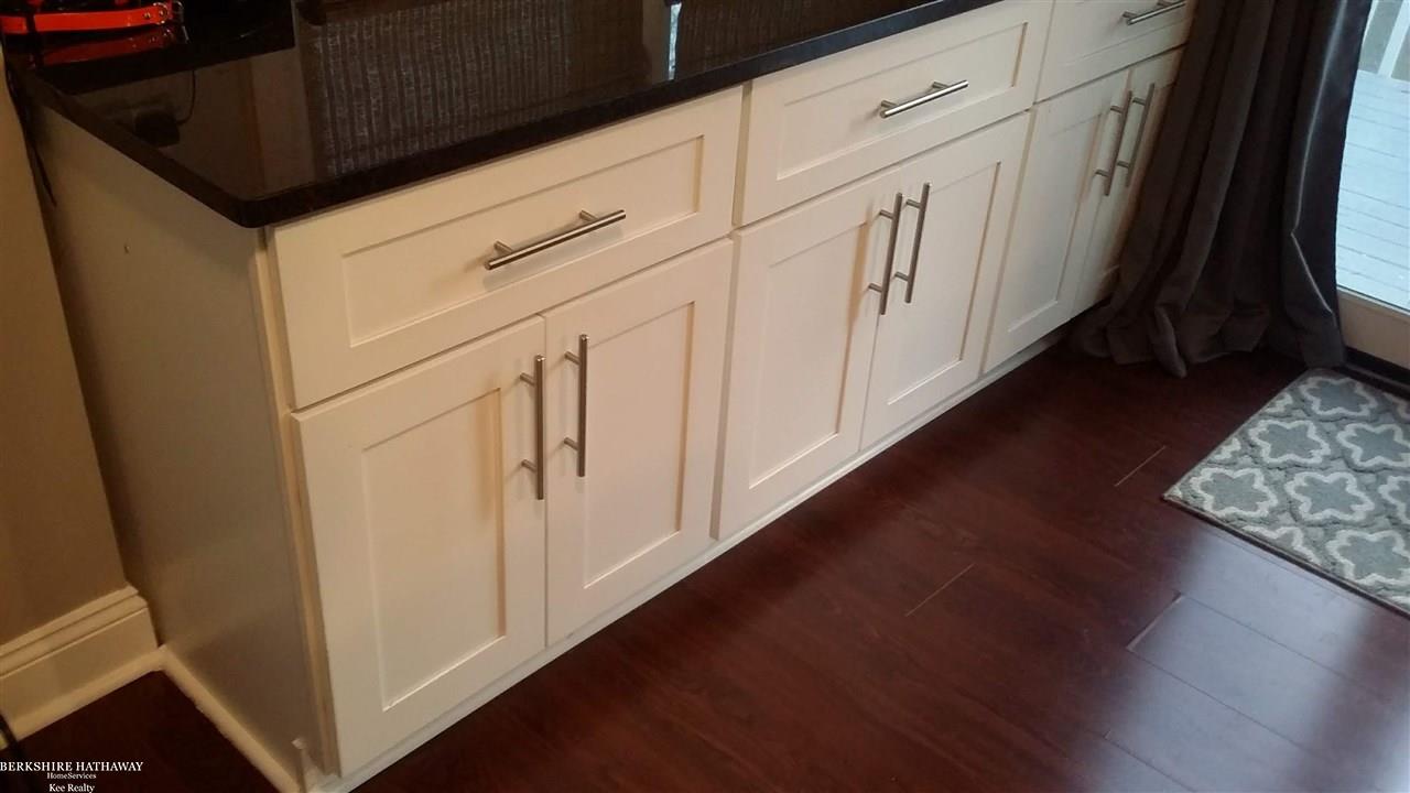 216 Riverside Drive Mount Clemens, MI 48043 - Photo 8 of 35 31372817-7.JPG