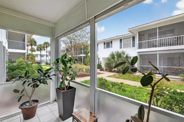 $129,000 | 2261 Northeast 67th Street, Unit 1806, Fort Lauderdale, FL 33308