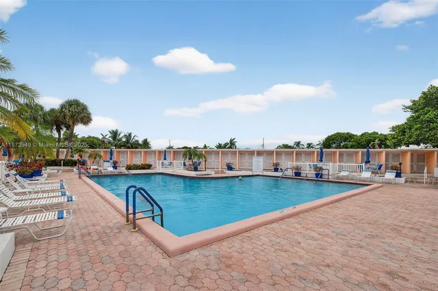 $129,000 | 2261 Northeast 67th Street, Unit 1806, Fort Lauderdale, FL 33308