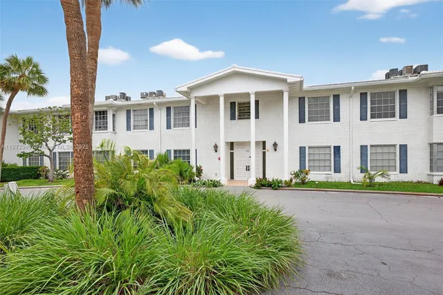$129,000 | 2261 Northeast 67th Street, Unit 1806, Fort Lauderdale, FL 33308