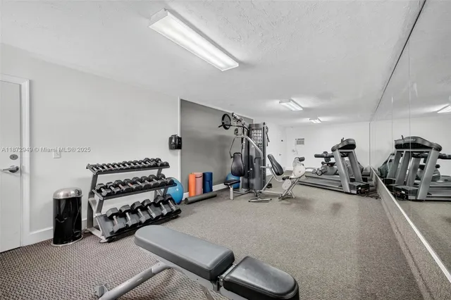 $129,000 | 2261 Northeast 67th Street, Unit 1806, Fort Lauderdale, FL 33308