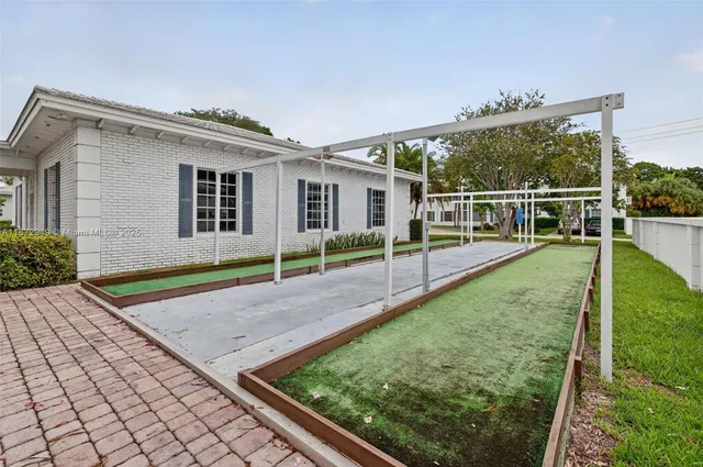 $129,000 | 2261 Northeast 67th Street, Unit 1806, Fort Lauderdale, FL 33308