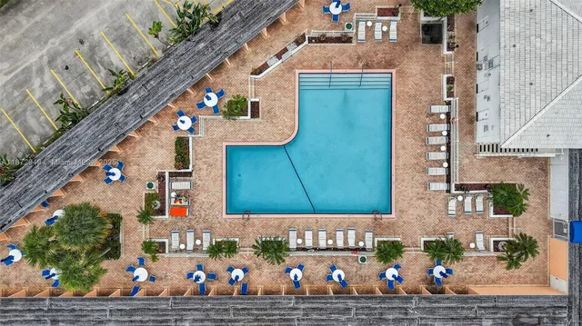 $129,000 | 2261 Northeast 67th Street, Unit 1806, Fort Lauderdale, FL 33308