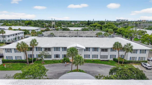 $129,000 | 2261 Northeast 67th Street, Unit 1806, Fort Lauderdale, FL 33308