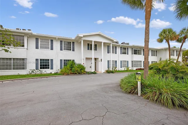 $129,000 | 2261 Northeast 67th Street, Unit 1806, Fort Lauderdale, FL 33308