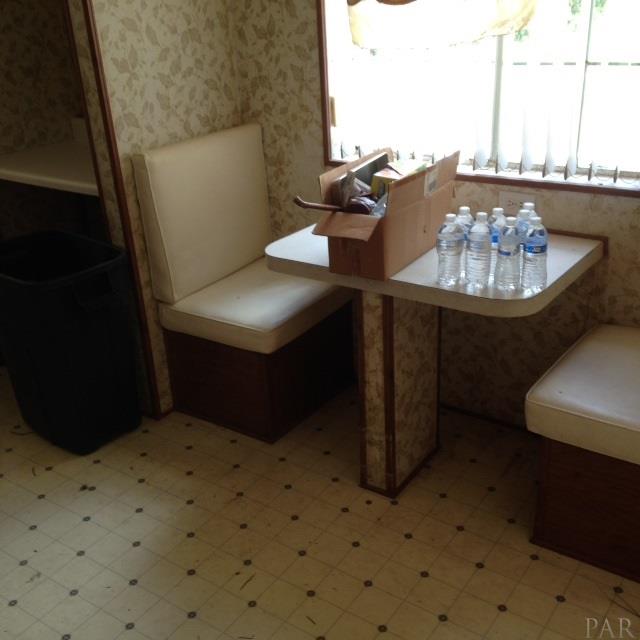 7962 Parker Road Milton, FL 32570 - Photo 7 of 10 Gallery Image 7