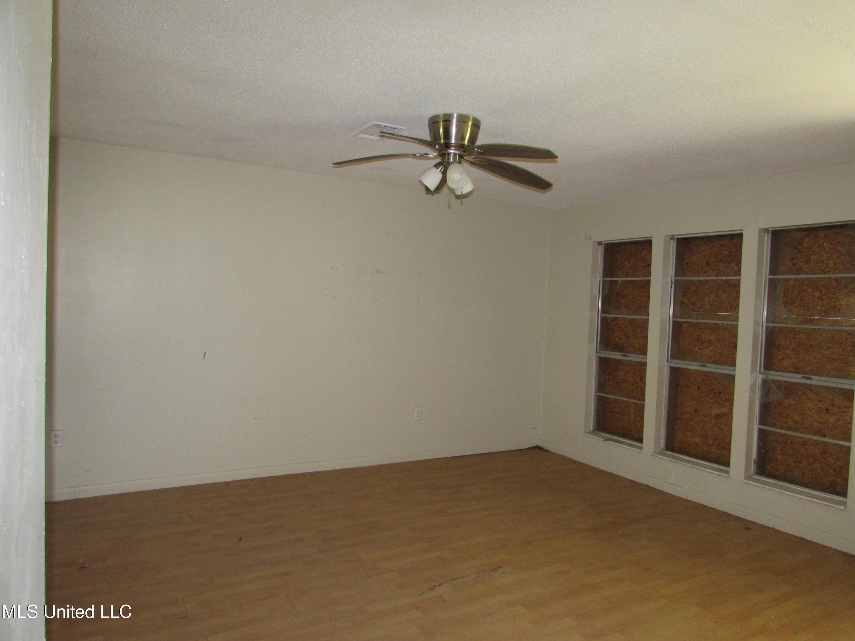 13194 Dedeaux Road Gulfport, MS 39503 - Photo 16 of 23 IMG_1216