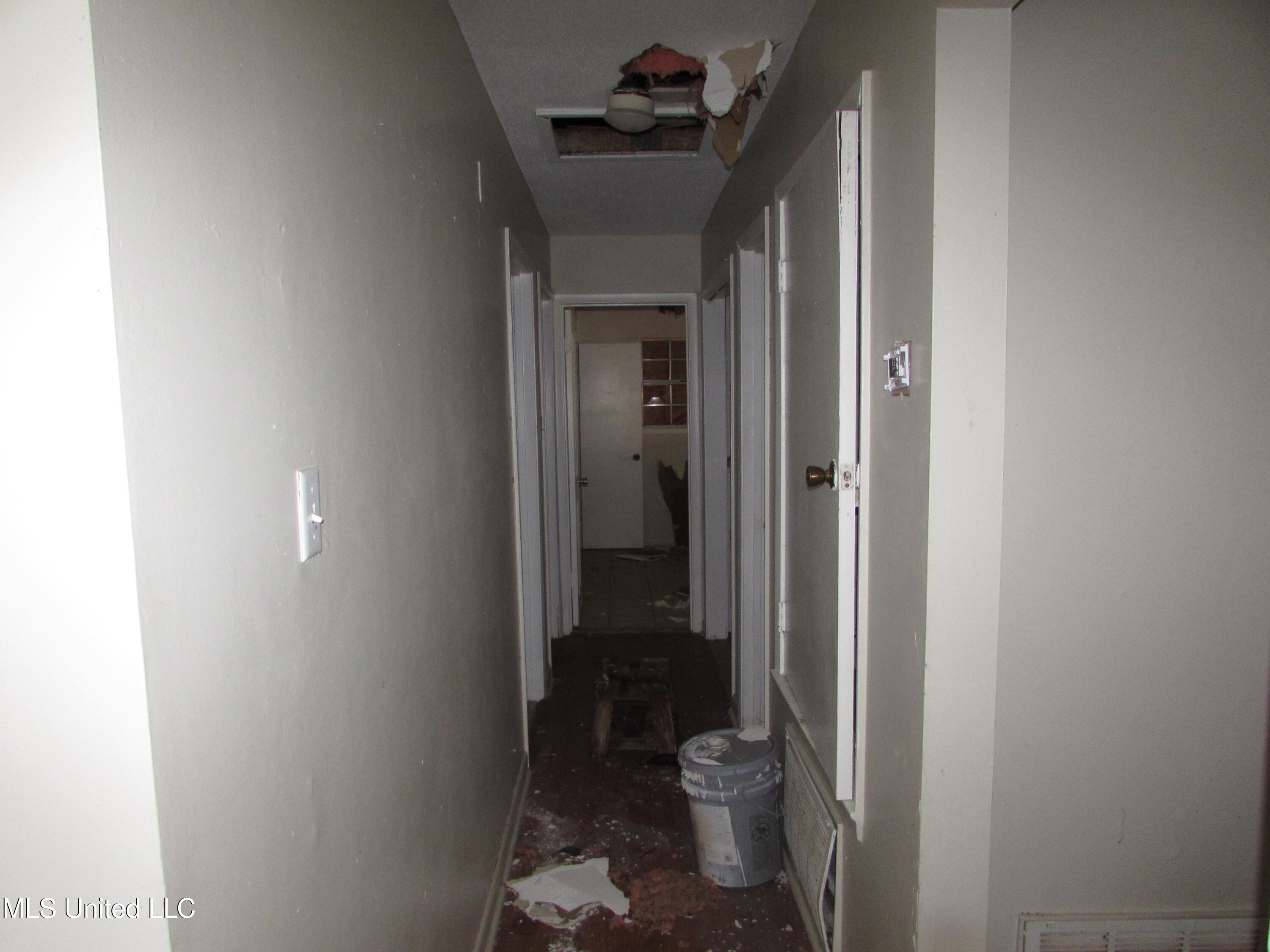 13194 Dedeaux Road Gulfport, MS 39503 - Photo 7 of 23 IMG_1207