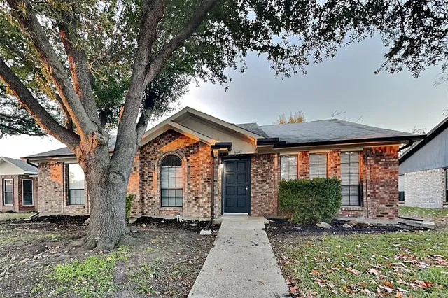 $1,925 | 6607 Bluebonnet Drive, Rowlett, TX 75089