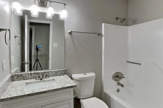 $1,925 | 6607 Bluebonnet Drive, Rowlett, TX 75089