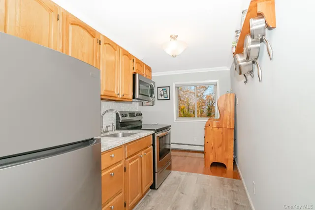 $239,000 | 2449 F Union Boulevard, Unit 12A, Islip, NY 11751