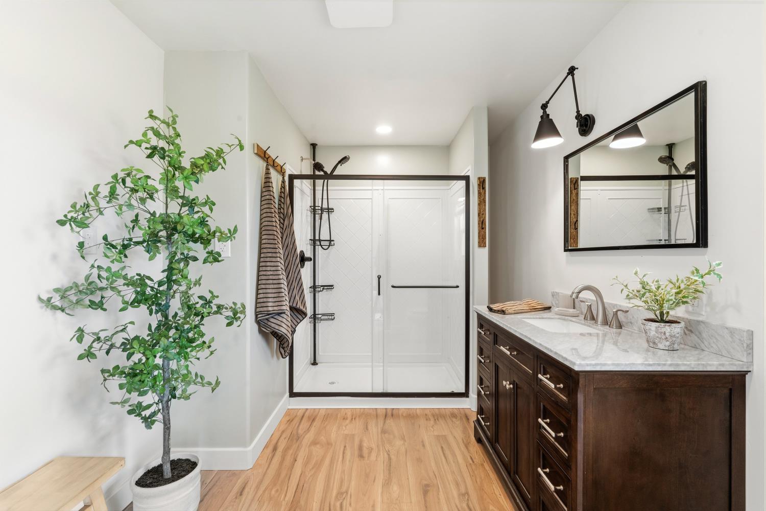 6160 Prairie Way Lincoln, CA 95648 - Photo 18 of 35 Primary bathroom