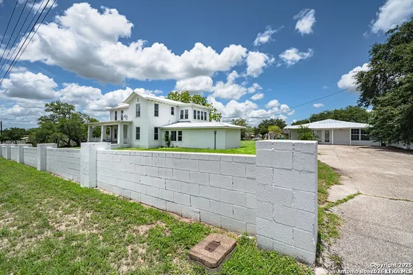 $329,000 | 519 Farm To Market 623, Pettus, TX 78146