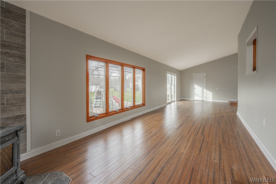 7330 Salt Road Clarence, NY 14032 - Photo 17 of 37 Family Room