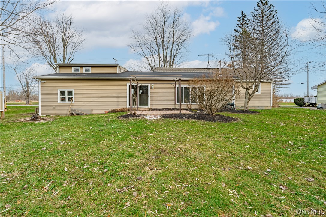 7330 Salt Road Clarence, NY 14032 - Photo 3 of 37