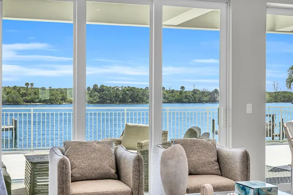 $11,333,000 | 18119 Southeast Federal Highway, Jupiter, FL 33469