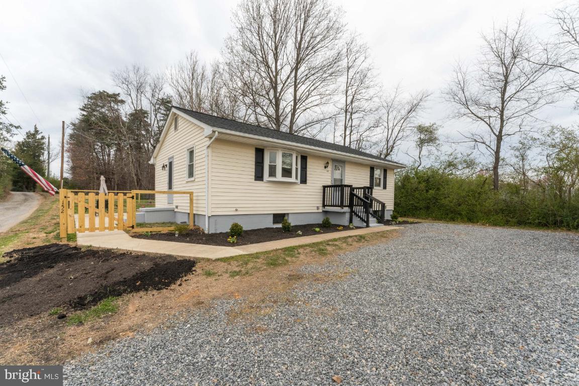 152 Greenbank Road Fredericksburg, VA 22406 - Photo 2 of 30