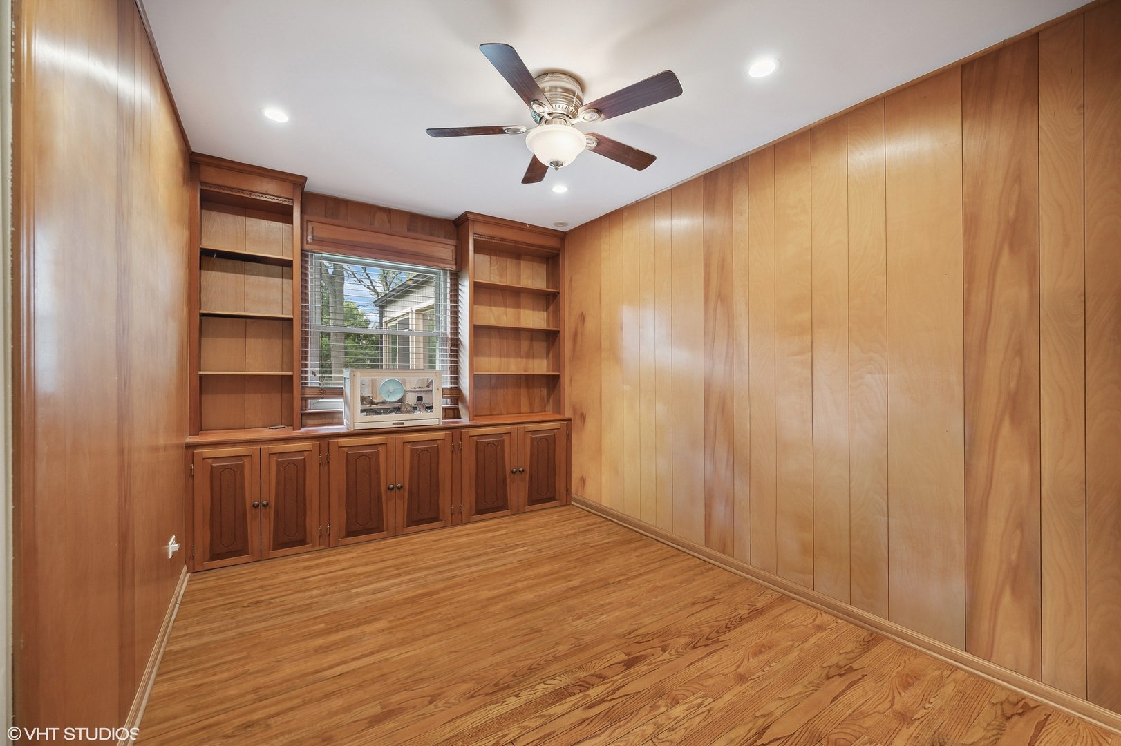 1165 West Deerpath Road Lake Forest, IL 60045 - Photo 12 of 16 a view of an empty room with a window