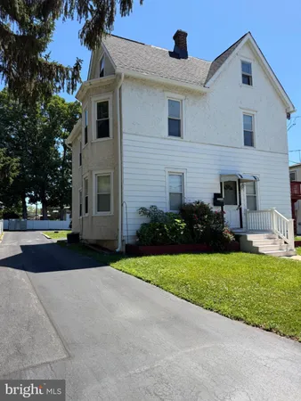 $1,700 | 1629 Lincoln Avenue, Unit 1, Prospect Park, PA 19076