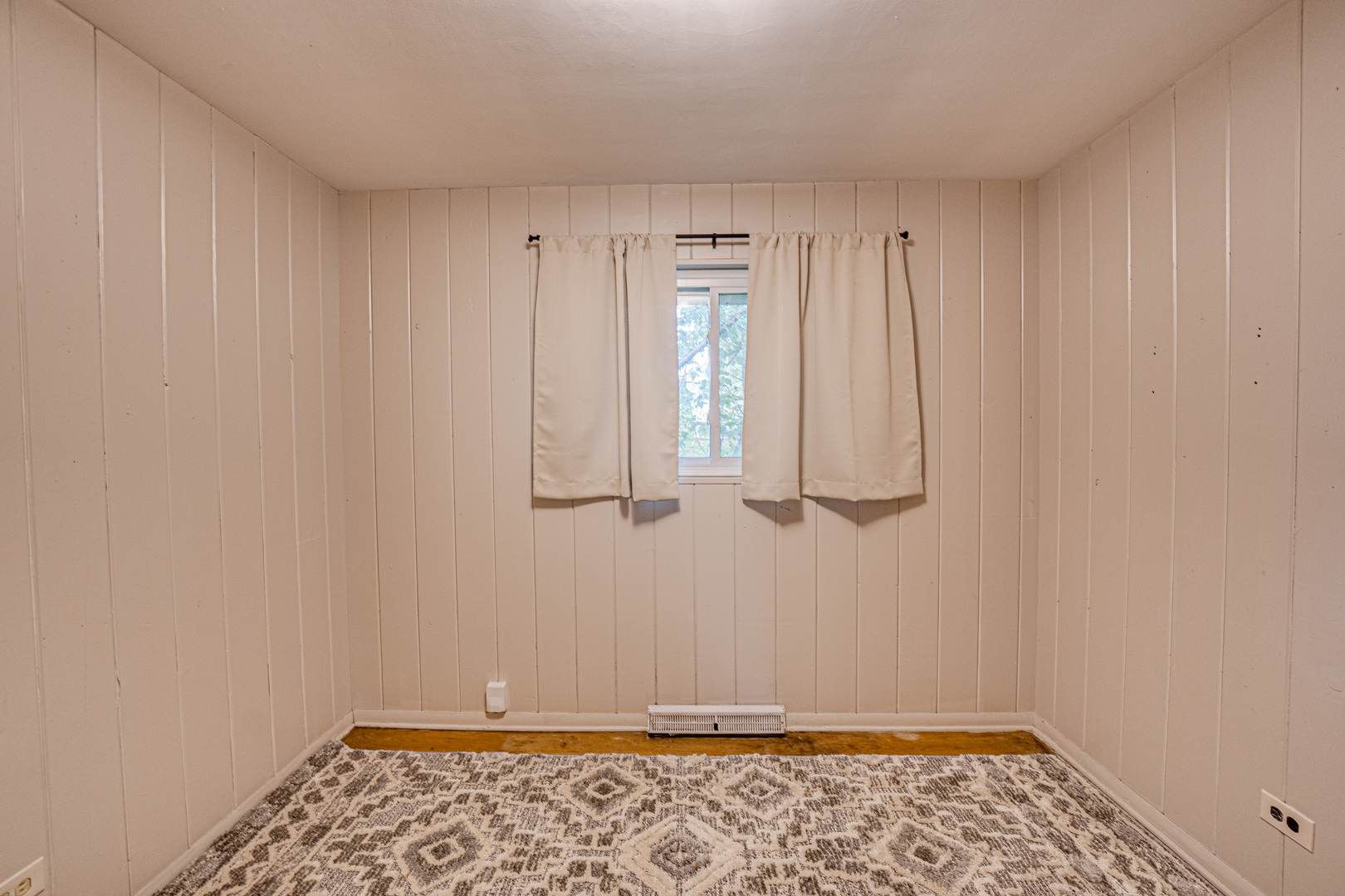 1127 Santa Rosa Avenue Wheaton, IL 60187 - Photo 14 of 31 Gallery Image 14