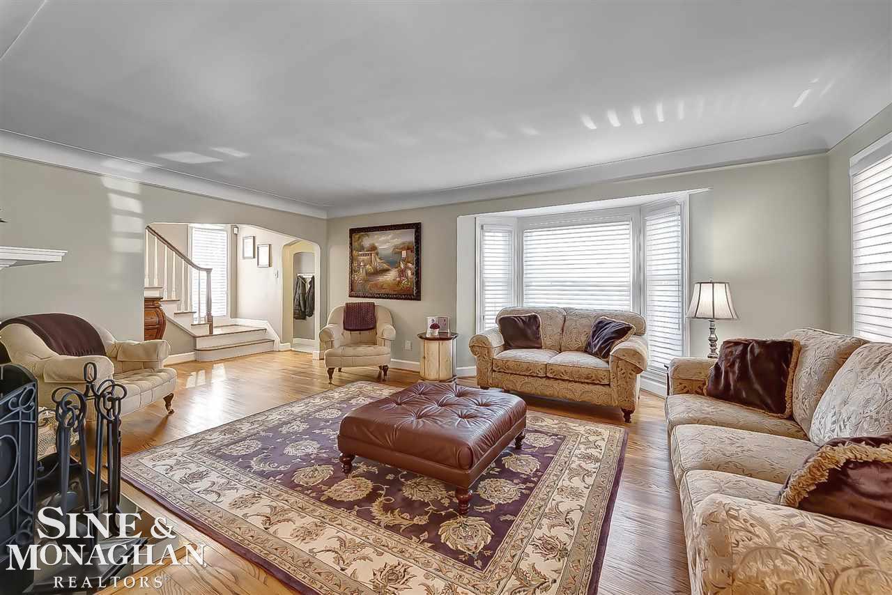 326 Merriweather Road Grosse Pointe Farms, MI 48236 - Photo 3 of 41