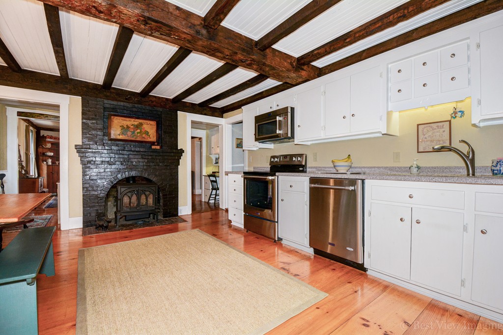 553 Main Street Boxford, MA 01921 - Photo 8 of 29