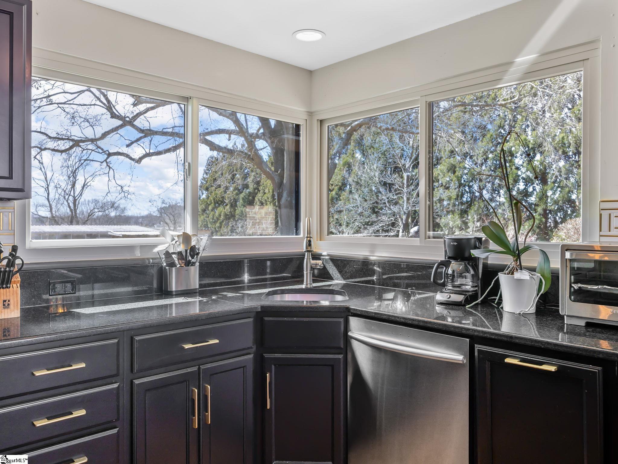 145 Dickson Road Campobello, SC 29322 - Photo 21 of 50