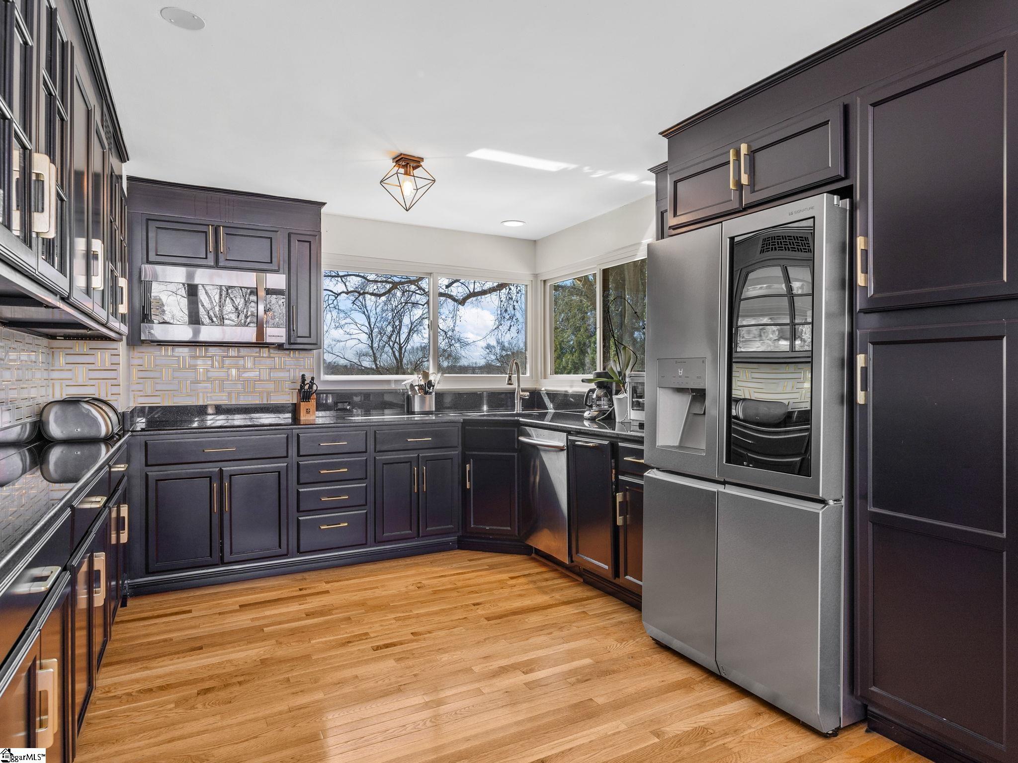 145 Dickson Road Campobello, SC 29322 - Photo 7 of 50