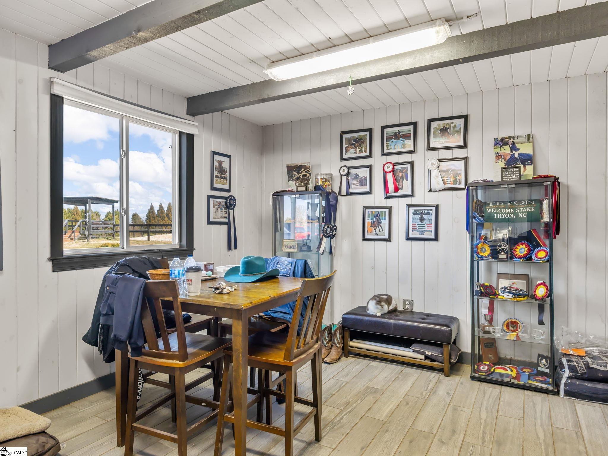 145 Dickson Road Campobello, SC 29322 - Photo 10 of 50