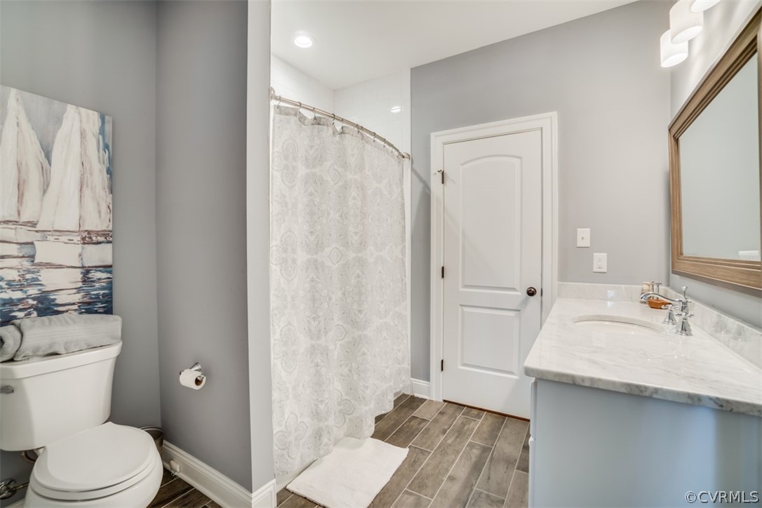 556 Raleigh Manor Road Henrico, VA 23229 - Photo 30 of 41 En-suite bath
