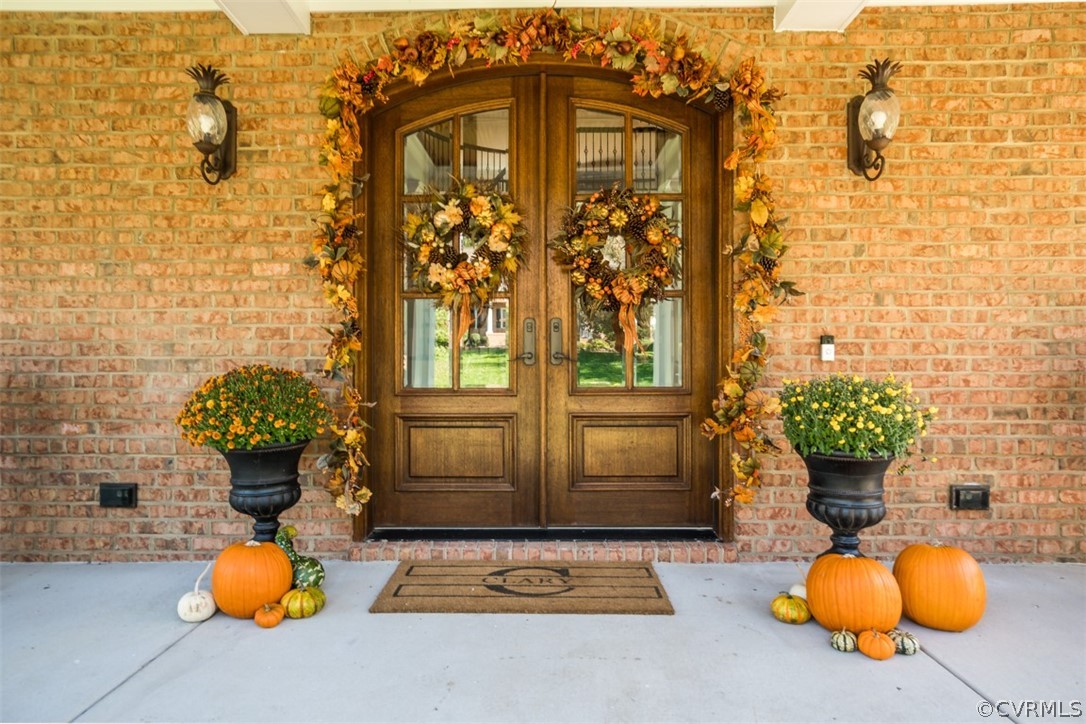 556 Raleigh Manor Road Henrico, VA 23229 - Photo 3 of 41 Welcome! Come in and explore ...