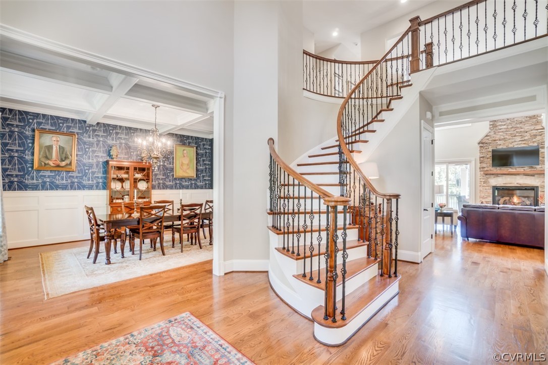 556 Raleigh Manor Road Henrico, VA 23229 - Photo 5 of 41 Circular staircase