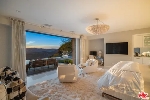 $13,500,000 | 1645 Carla Ridge, Beverly Hills, CA 90210